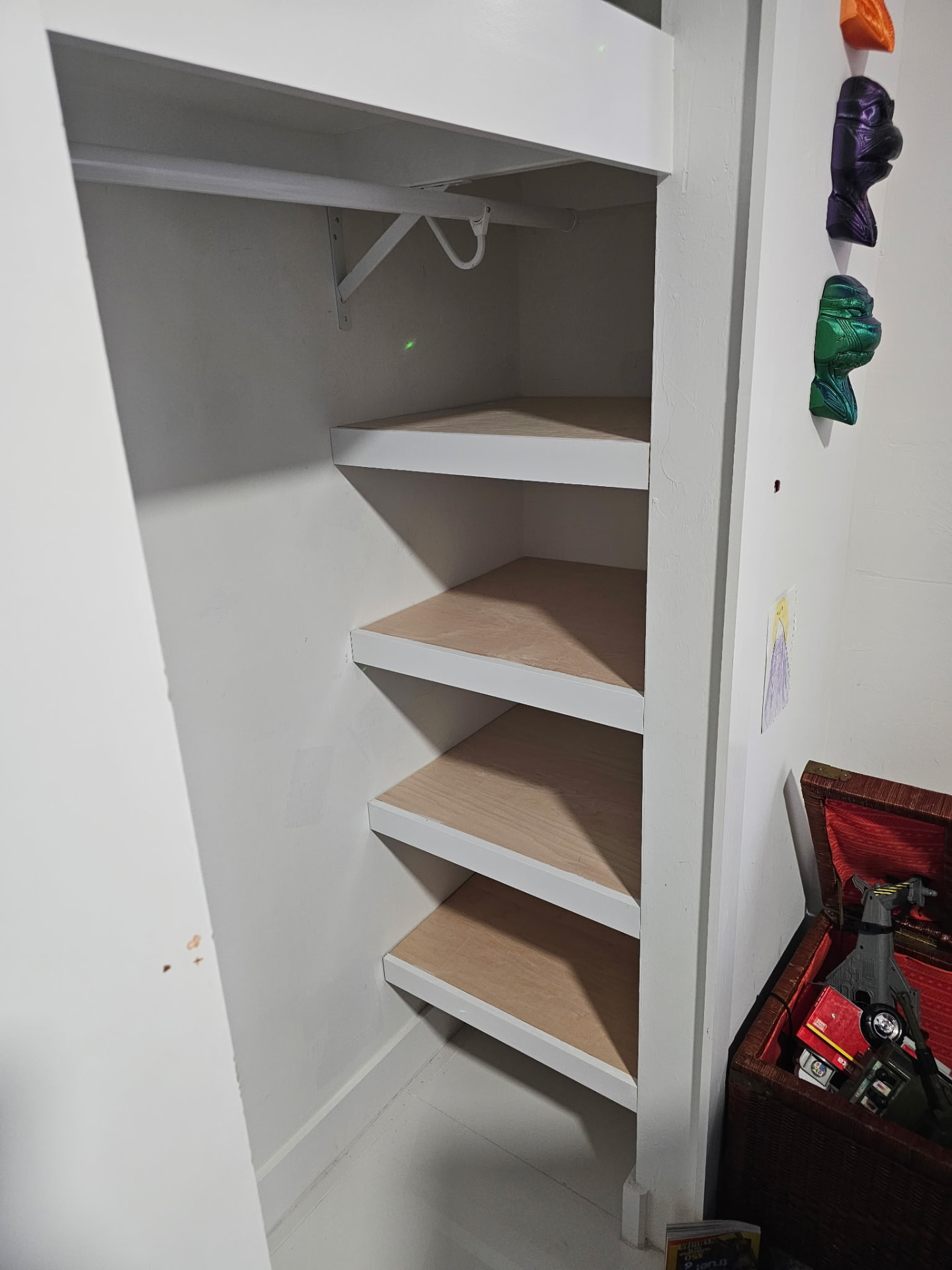 Corner Closet Shelving