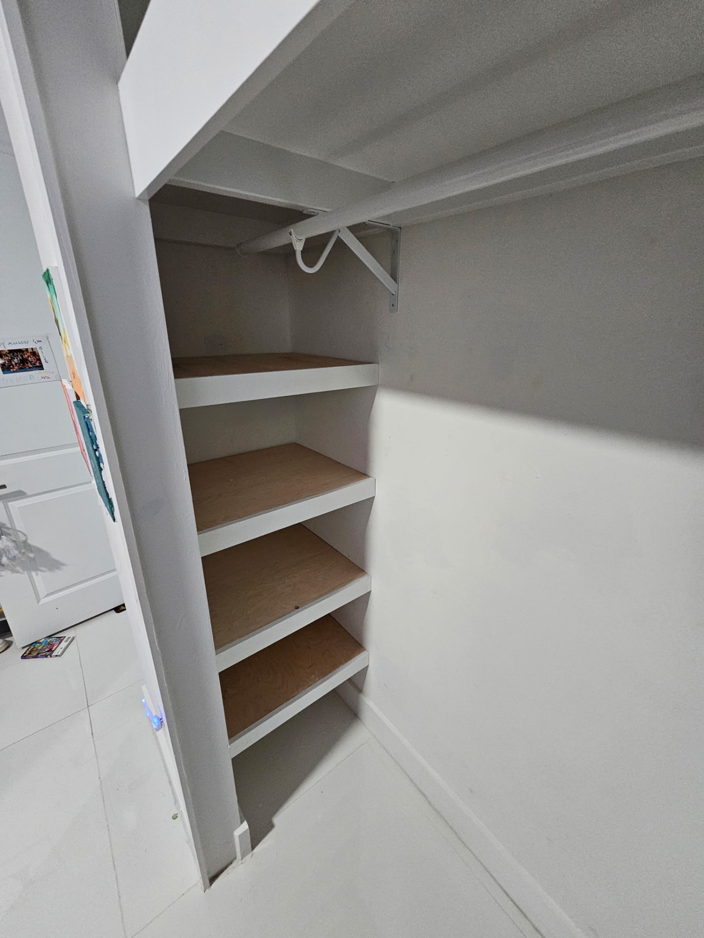 Reach-In Closet Shelving